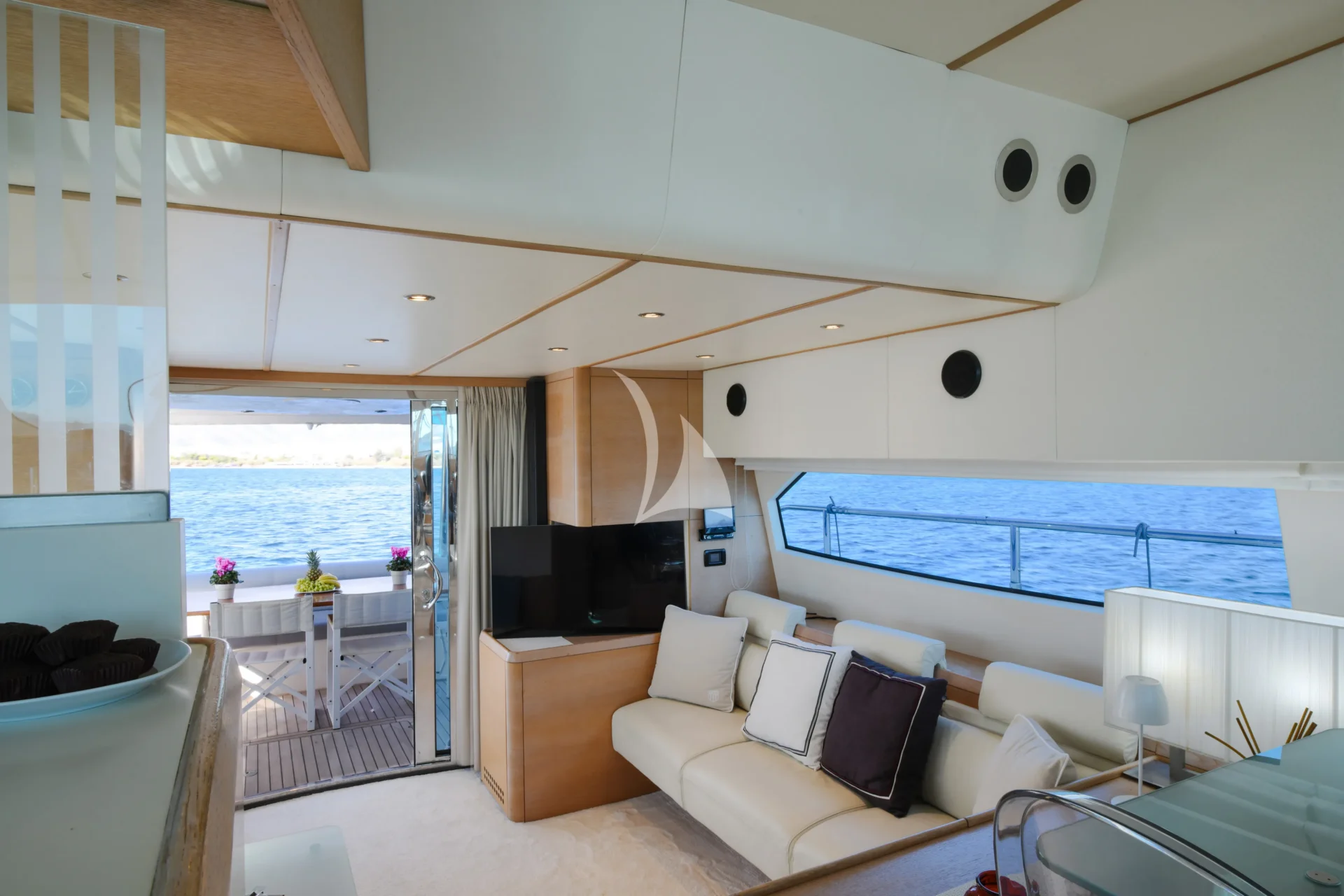 BLUEWAVE Charter Yacht