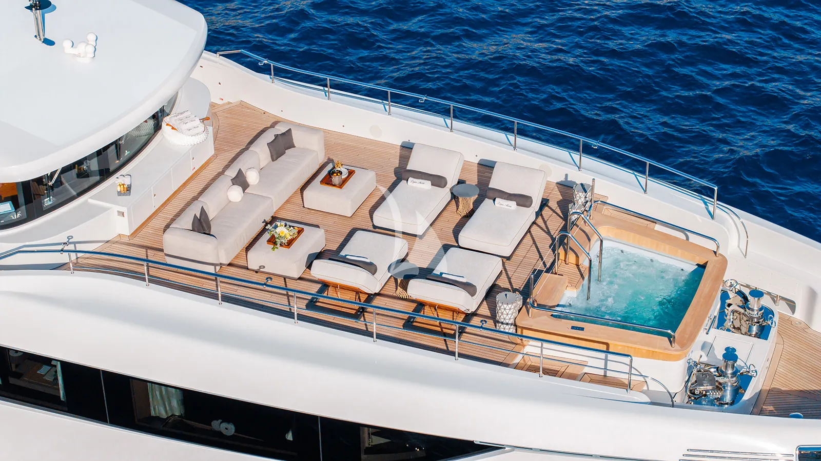 PAPER MOON Charter Yacht
