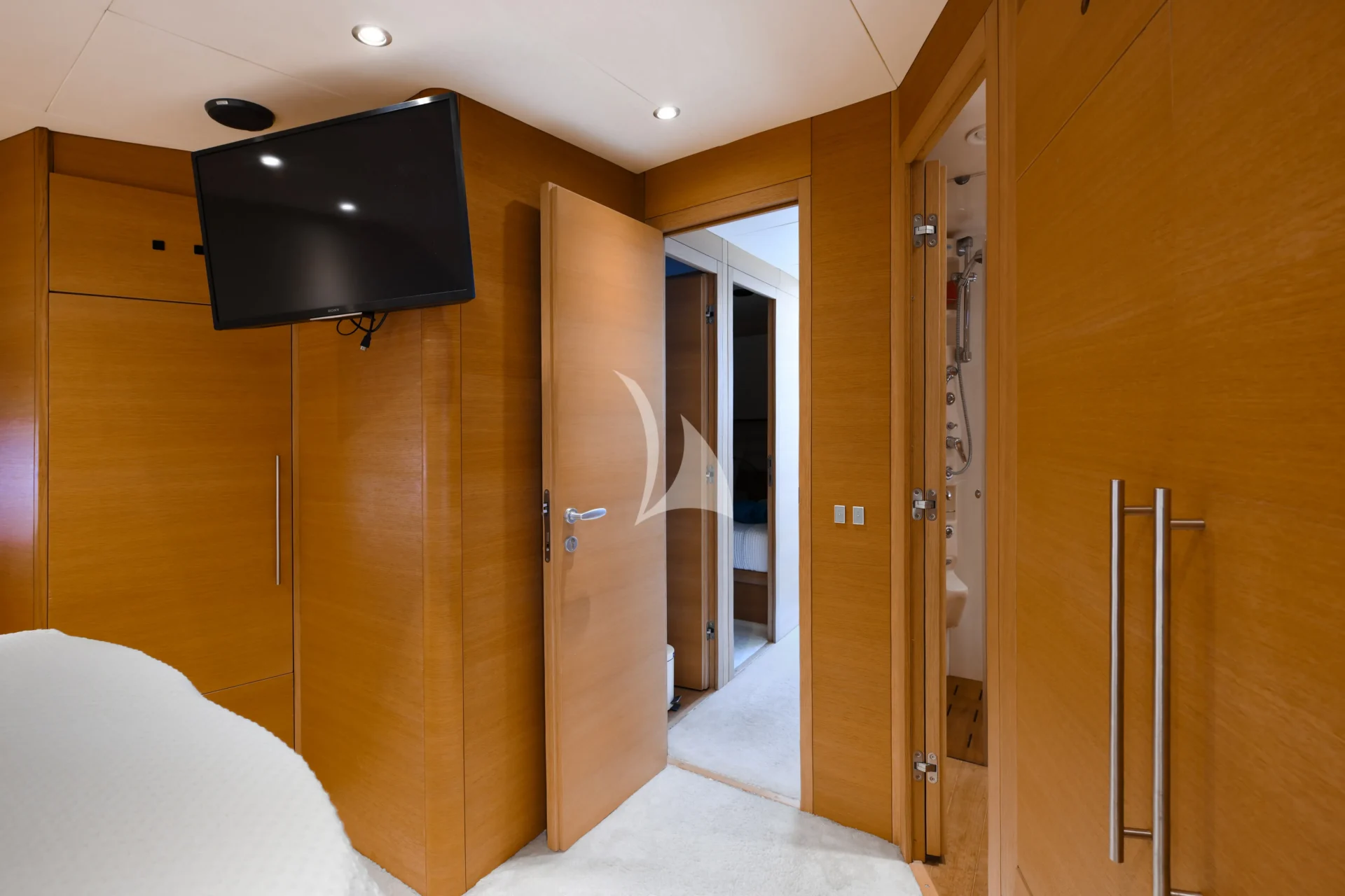 BLUEWAVE Charter Yacht
