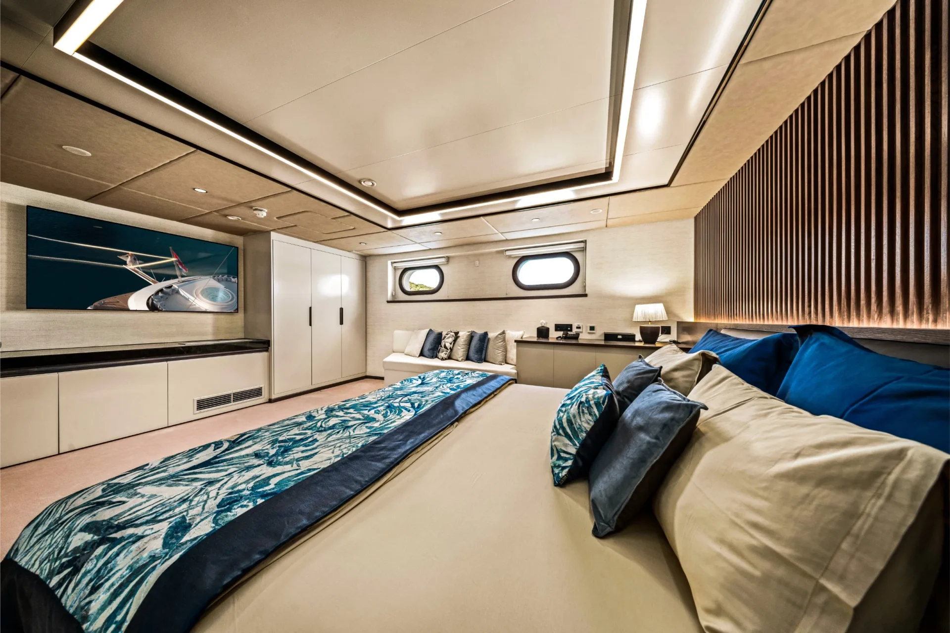 ANIMA MARIS Charter Yacht