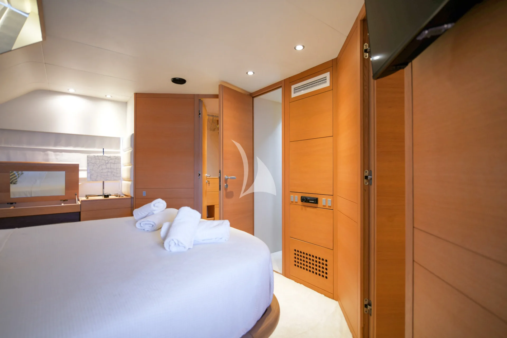 BLUEWAVE Charter Yacht