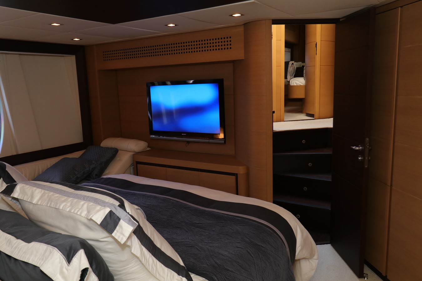 Pershing Motor Yacht VANTAGE For Sale