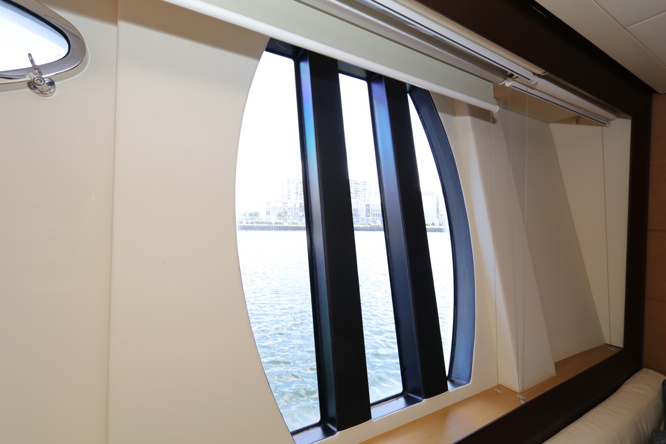 Pershing Motor Yacht VANTAGE For Sale