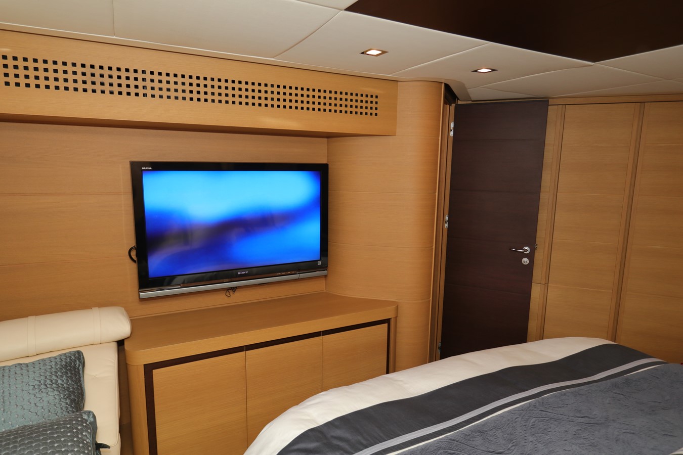 Pershing Motor Yacht VANTAGE For Sale