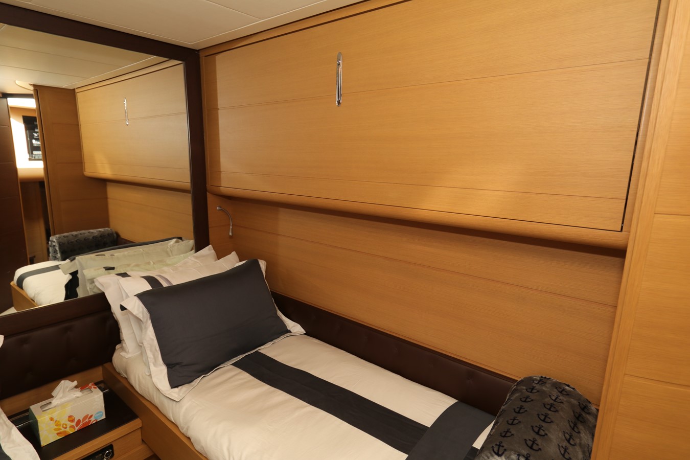 Pershing Motor Yacht VANTAGE For Sale
