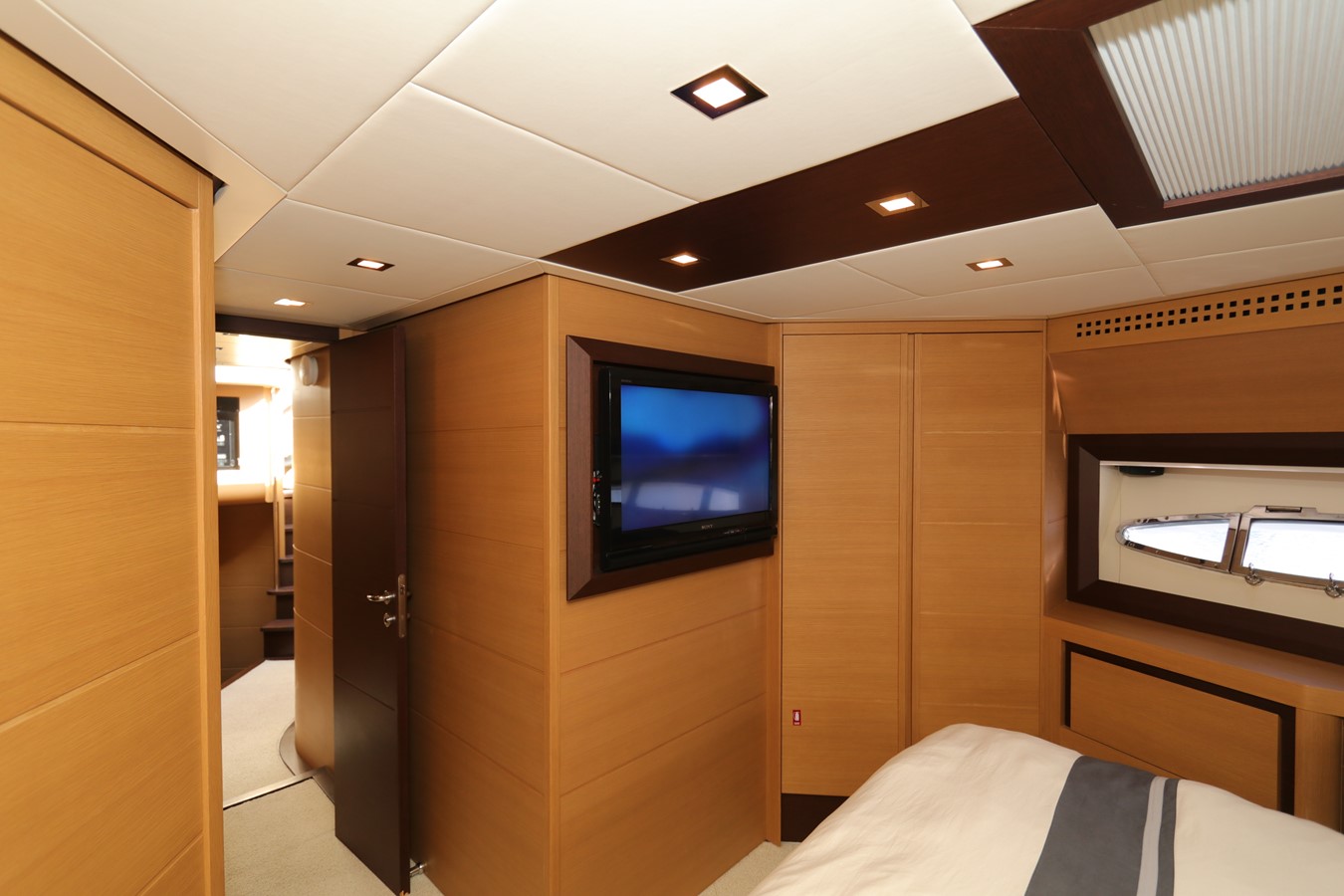 Pershing Motor Yacht VANTAGE For Sale