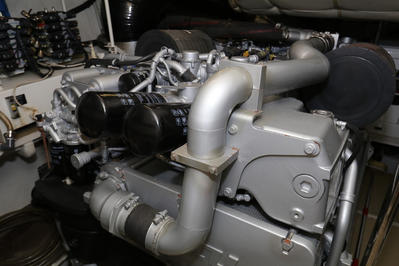 Pershing Motor Yacht VANTAGE For Sale