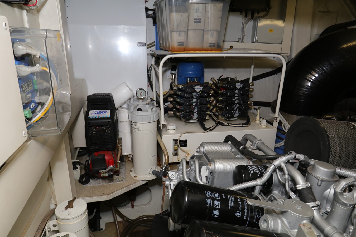 Pershing Motor Yacht VANTAGE For Sale