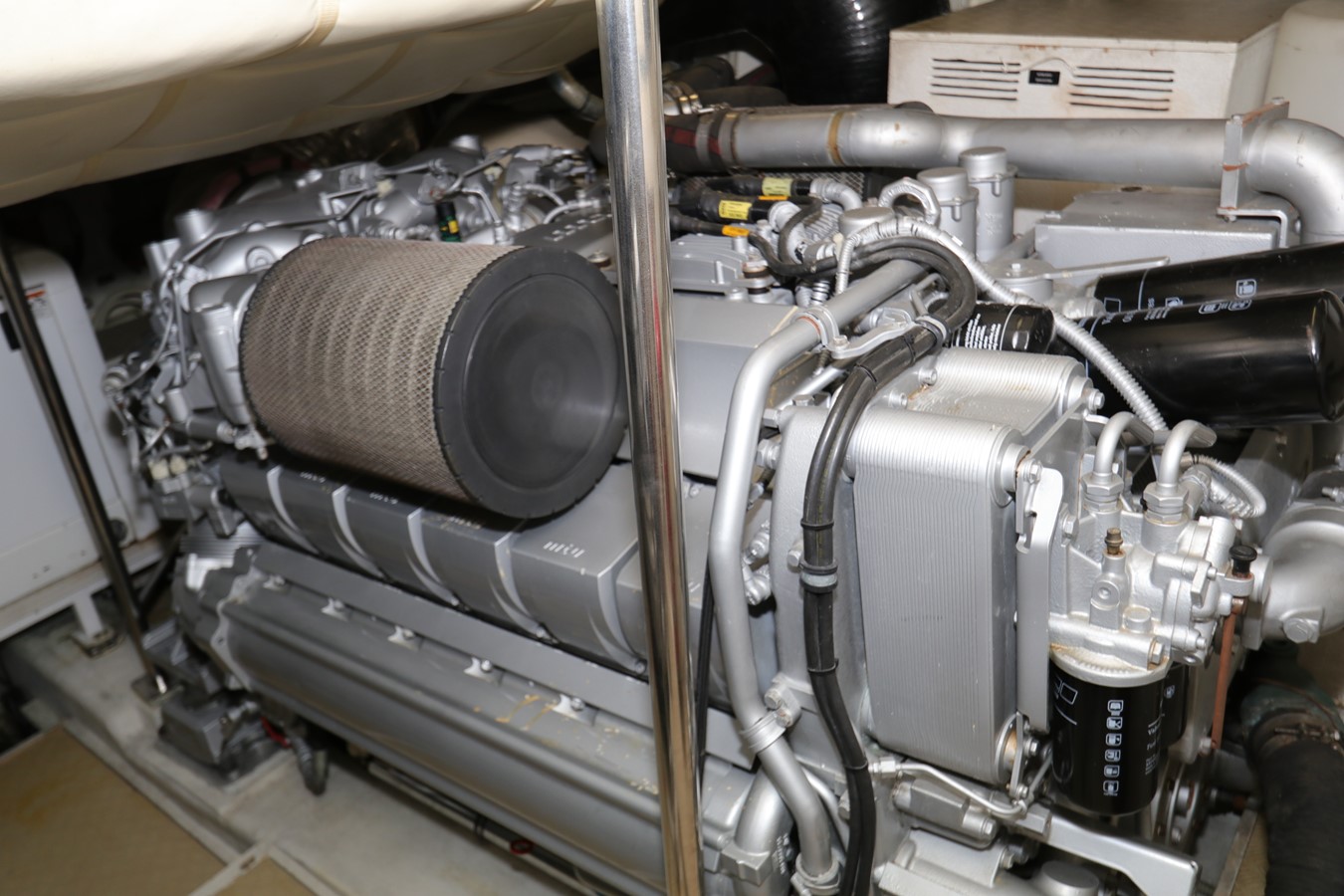 Pershing Motor Yacht VANTAGE For Sale