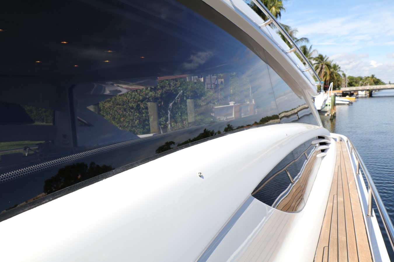 Pershing Motor Yacht VANTAGE For Sale