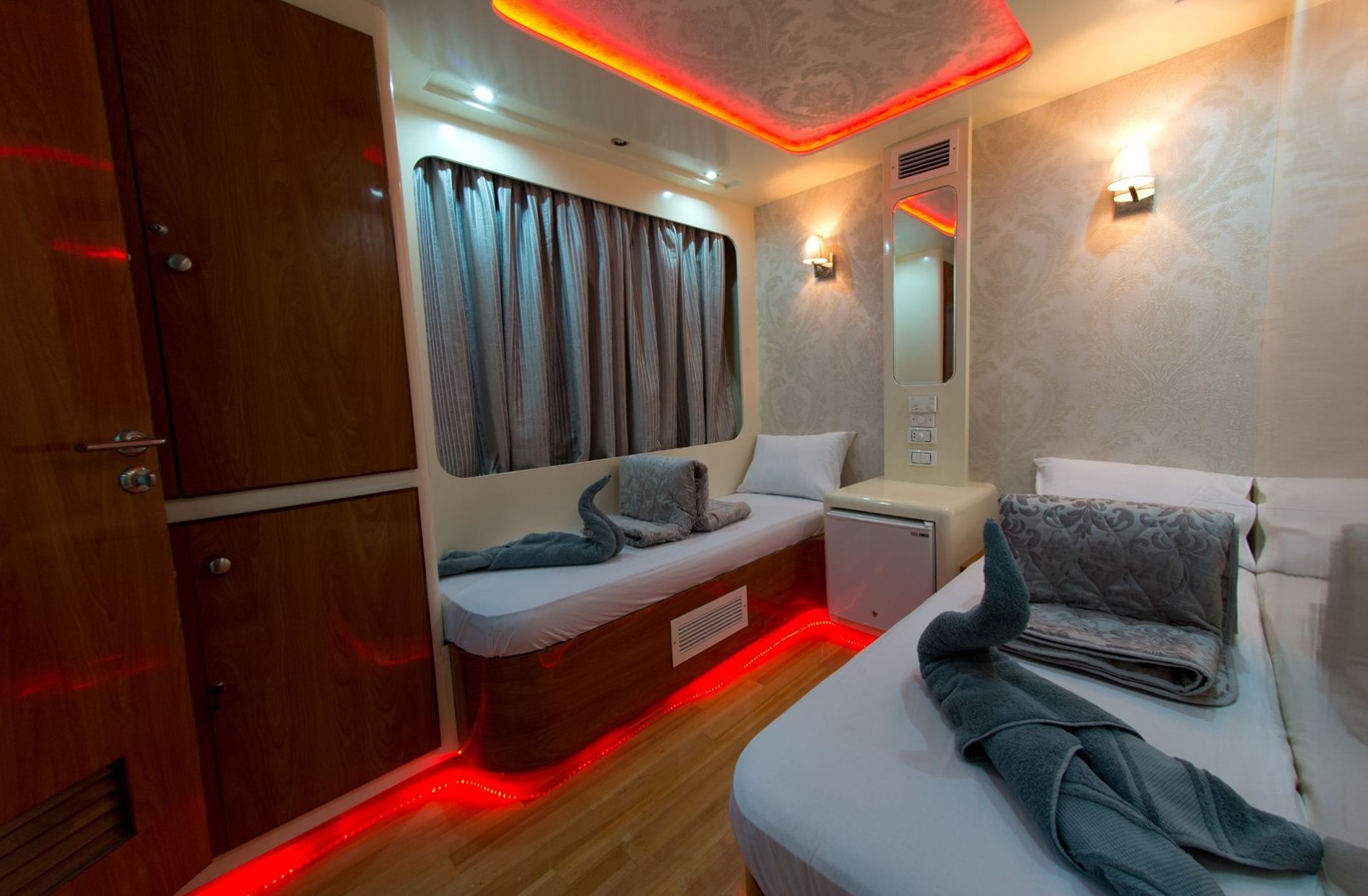 Custom Motor Yacht BETELGUESER For Sale