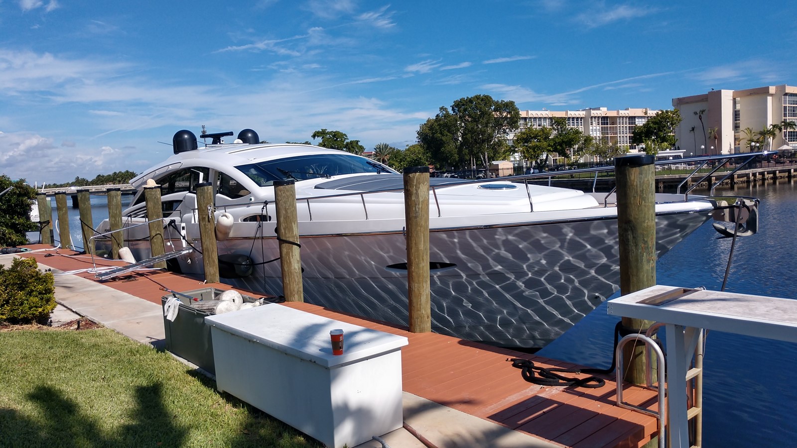 Pershing Motor Yacht VANTAGE For Sale