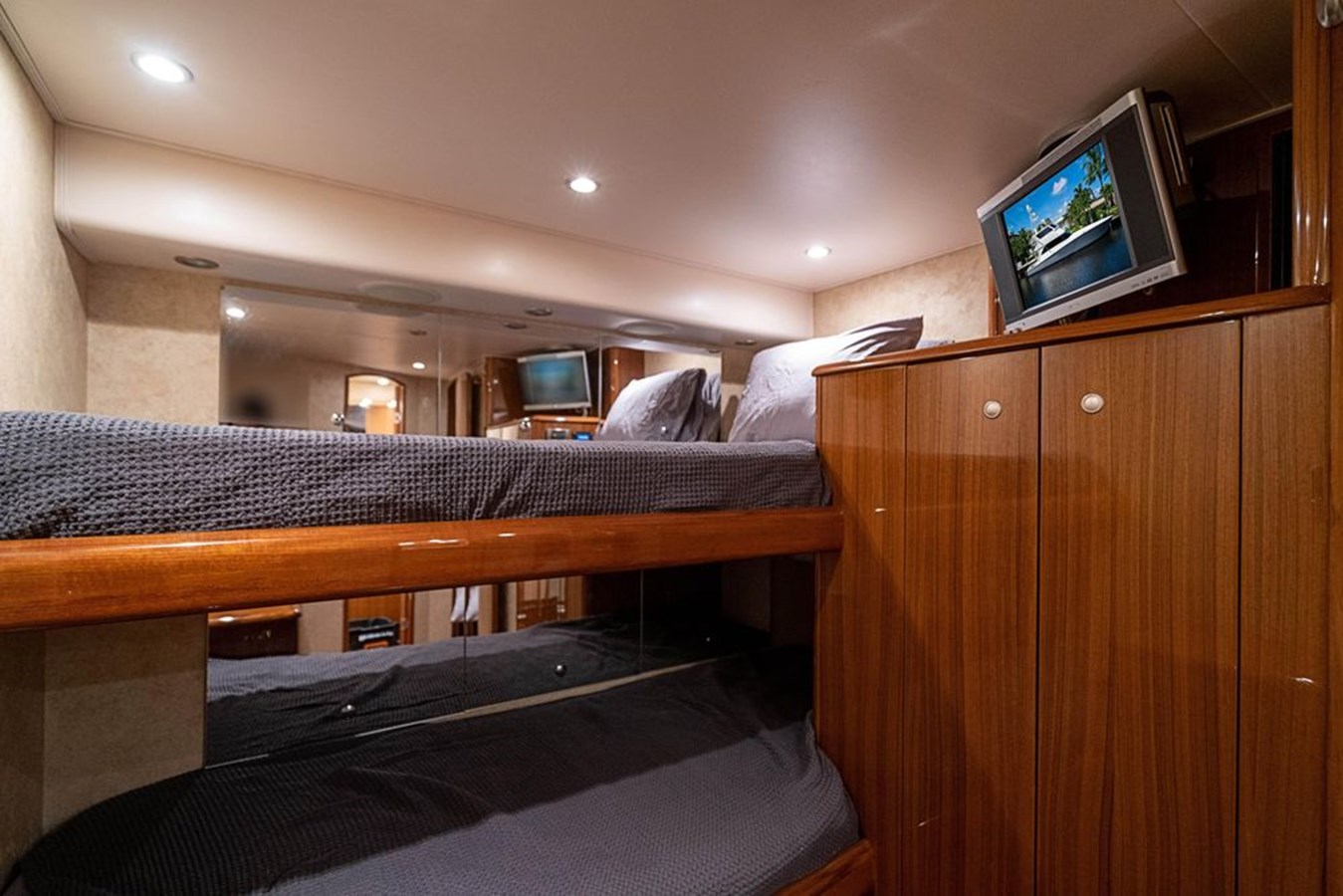Viking Motor Yacht Knot Racing For Sale