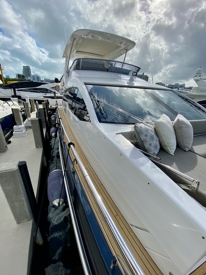 Azimut Yachts Motor Yacht Searenity II For Sale