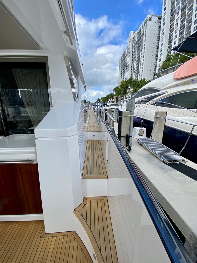 Azimut Yachts Motor Yacht Searenity II For Sale