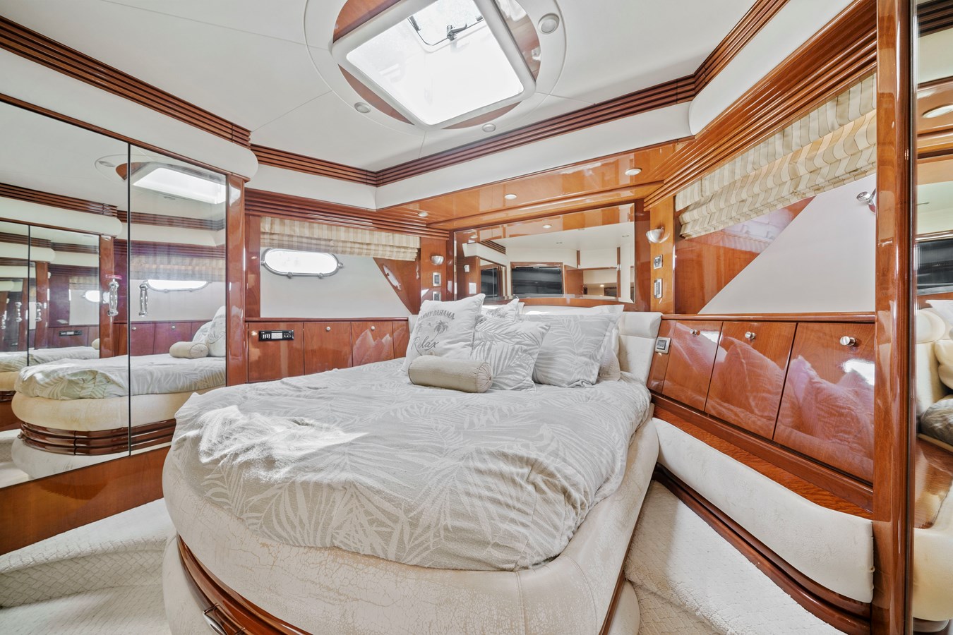 Marquis Motor Yacht Off the Grid For Sale