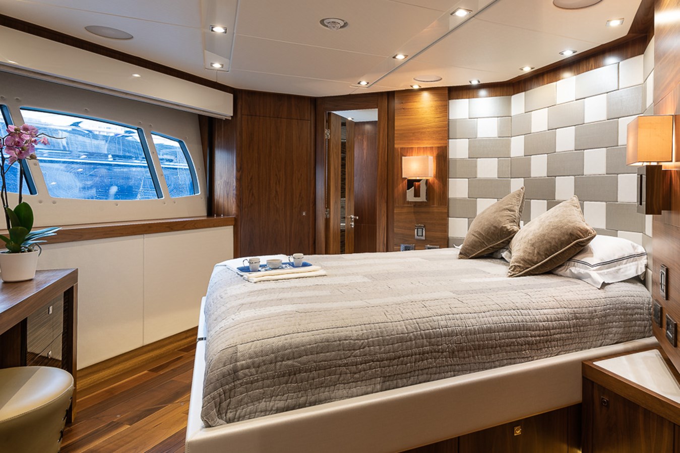 Sunseeker Motor Yacht INSIGNIA For Sale