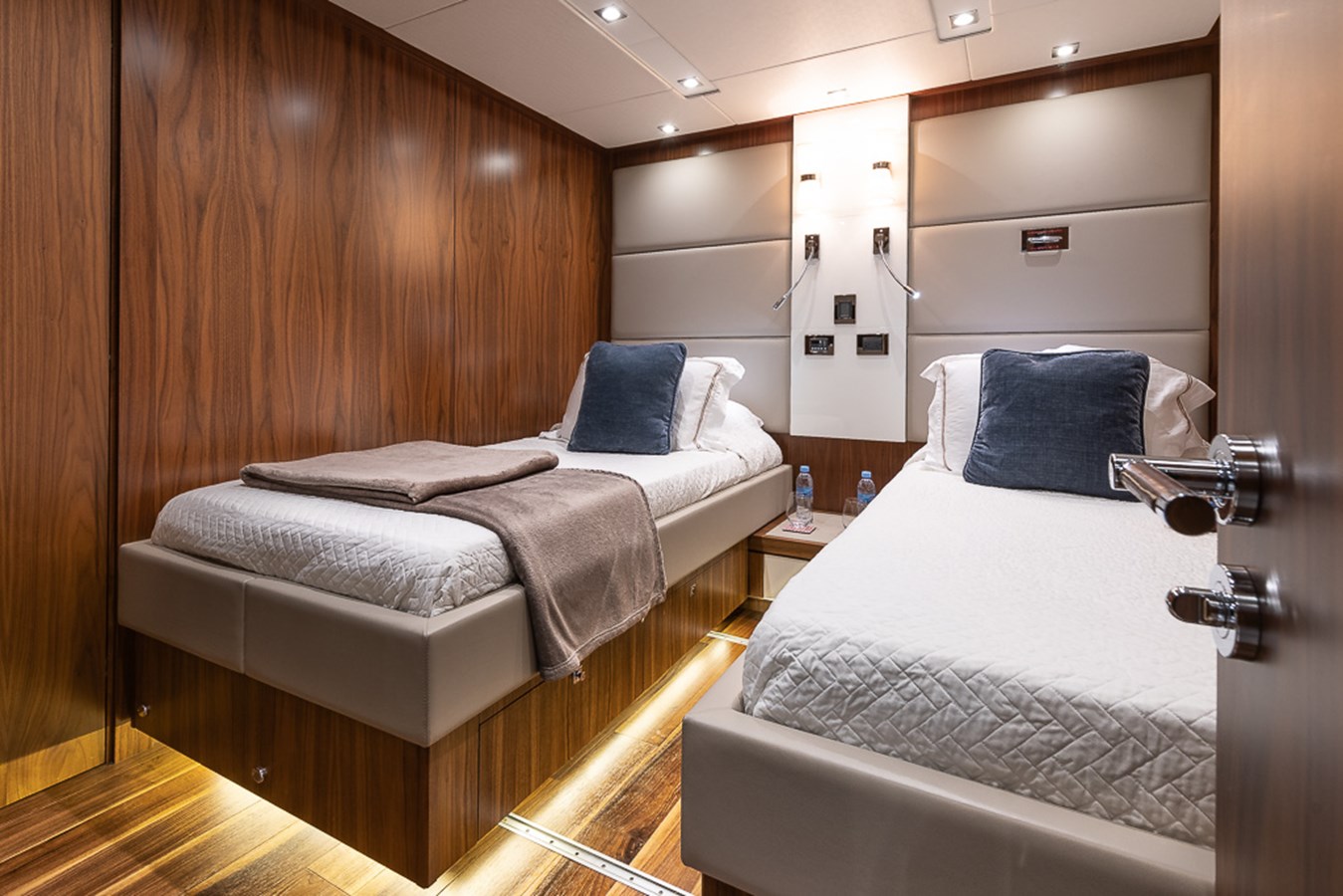 Sunseeker Motor Yacht INSIGNIA For Sale