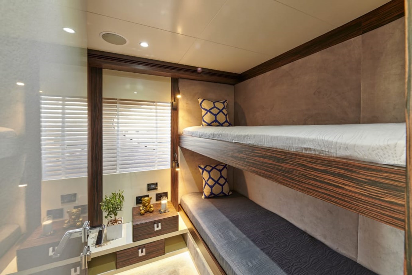 Azimut Yachts Motor Yacht La Fenice For Sale