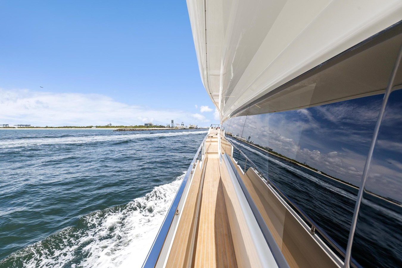 Ferretti Yachts Motor Yacht XFAF8532J021 For Sale