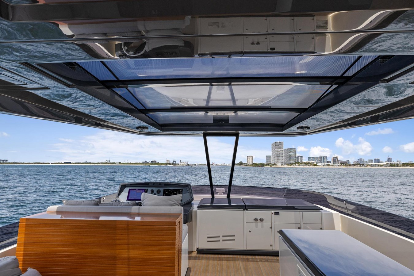 Ferretti Yachts Motor Yacht XFAF8532J021 For Sale