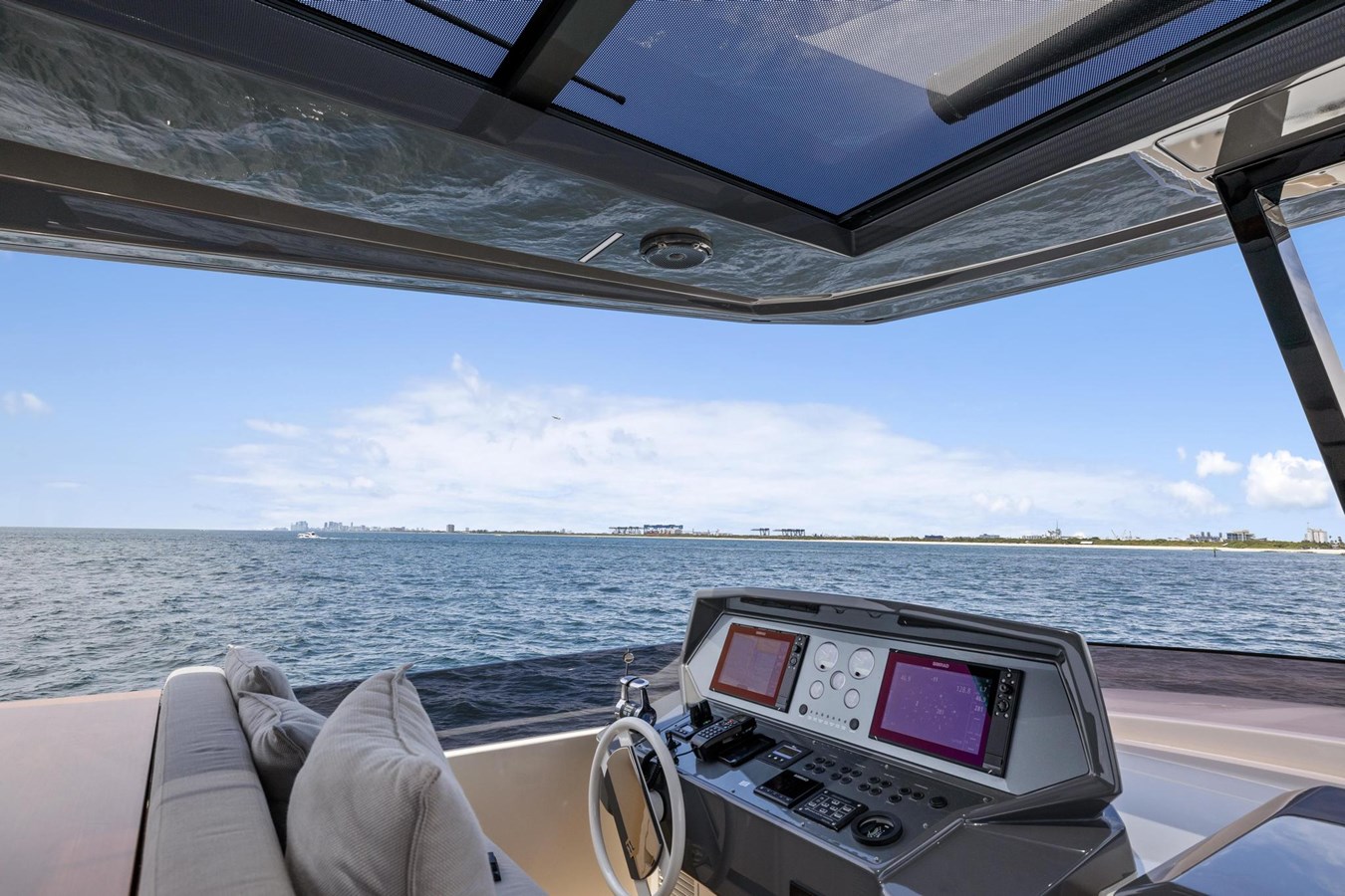 Ferretti Yachts Motor Yacht XFAF8532J021 For Sale