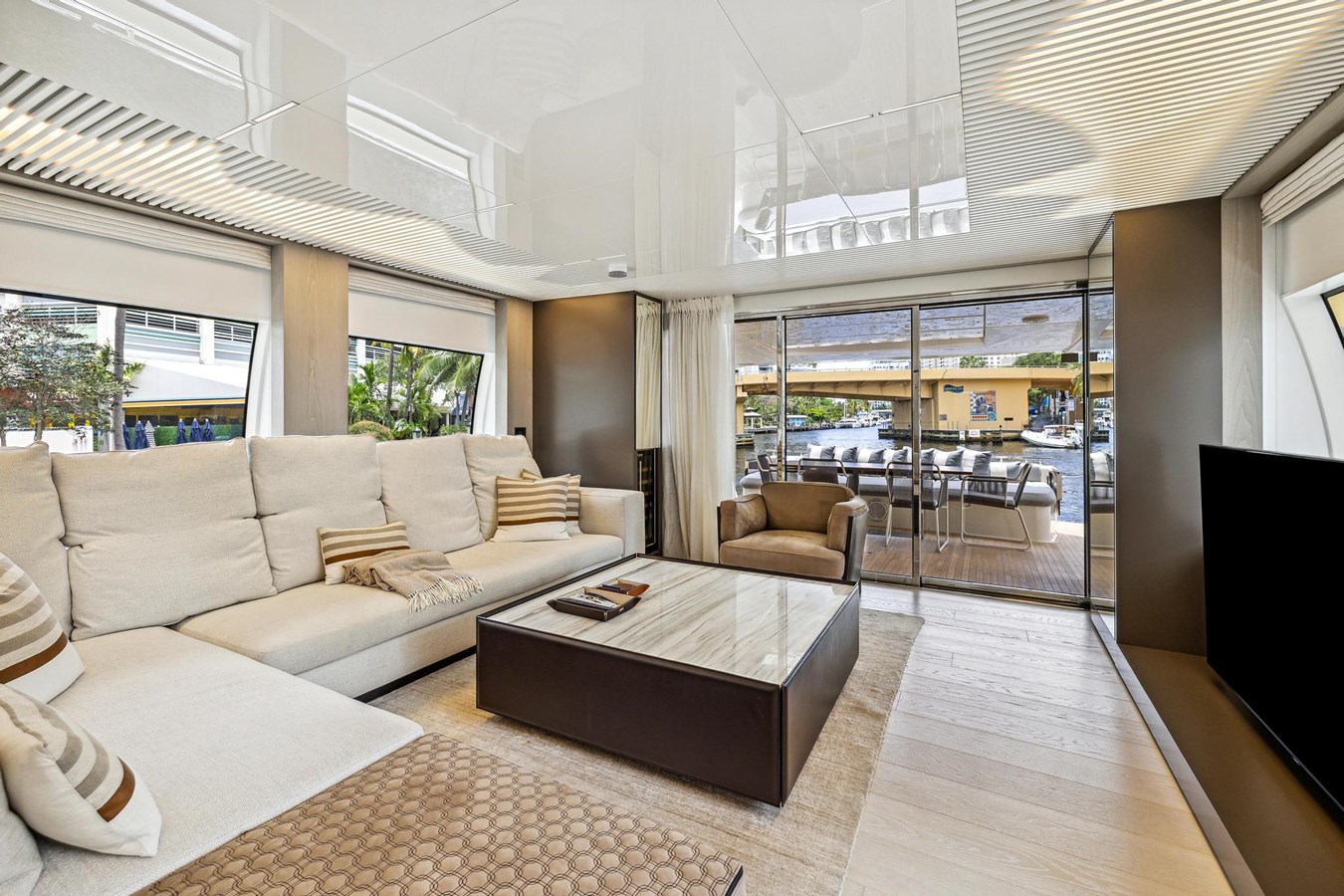 Ferretti Yachts Motor Yacht XFAF8532J021 For Sale