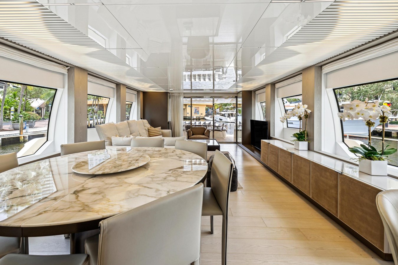 Ferretti Yachts Motor Yacht XFAF8532J021 For Sale