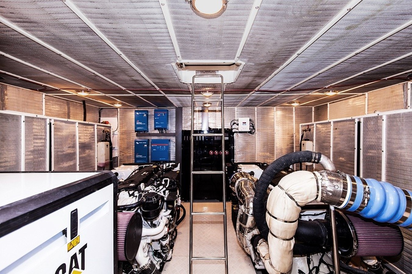 Raffles Motor Yacht Aquitalia 68 For Sale