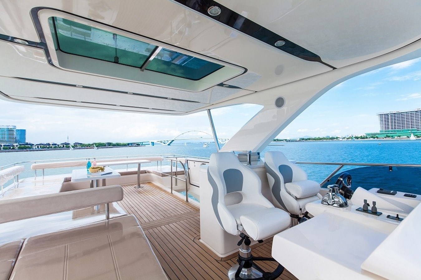 Raffles Motor Yacht Aquitalia 68 For Sale
