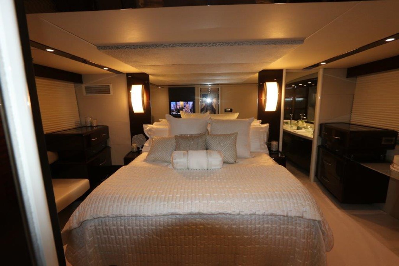 Lazzara Yachts Cruising Yacht BG For Sale