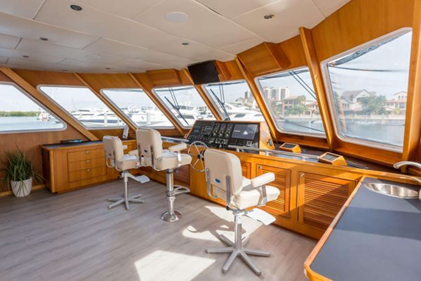 Custom Motor Yacht Island Soul For Sale