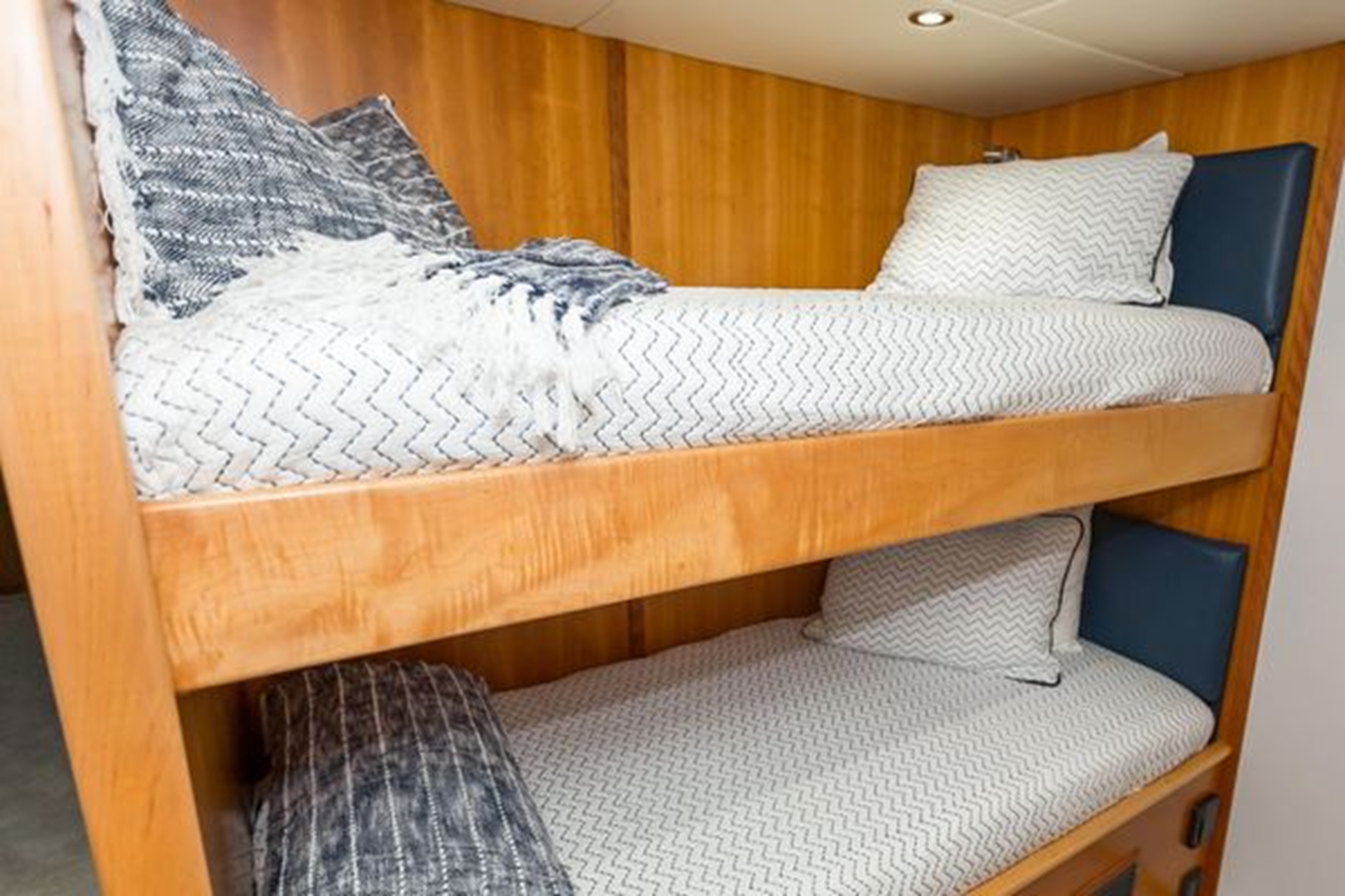 Custom Motor Yacht Island Soul For Sale