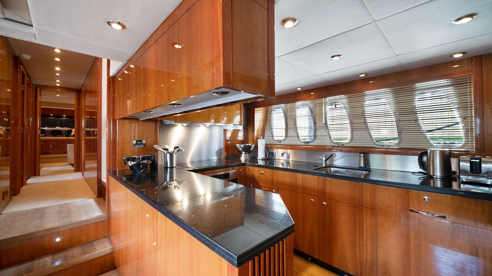 Sunseeker Sport Yacht GBXSK04137L607 For Sale