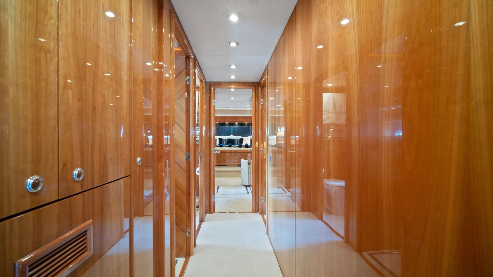 Sunseeker Sport Yacht GBXSK04137L607 For Sale