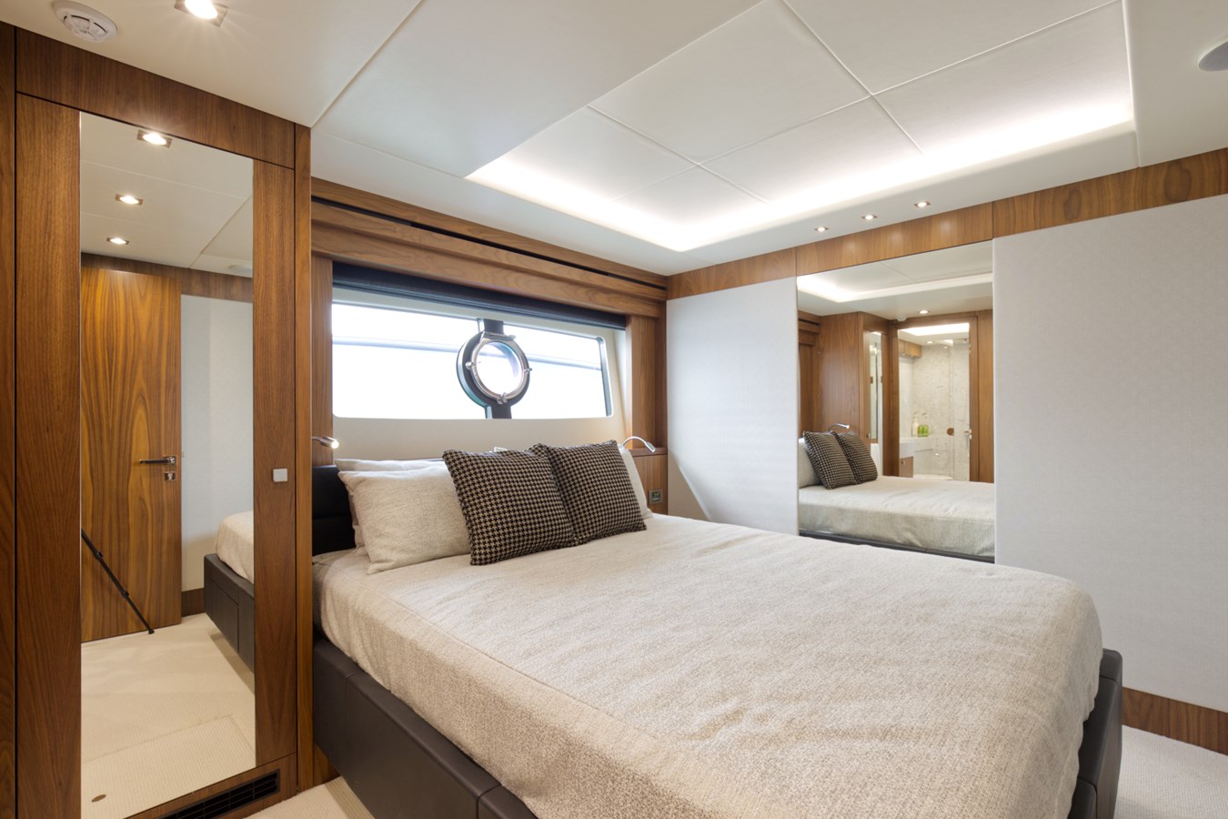 Sunseeker Motor Yacht XSK06864H718 For Sale