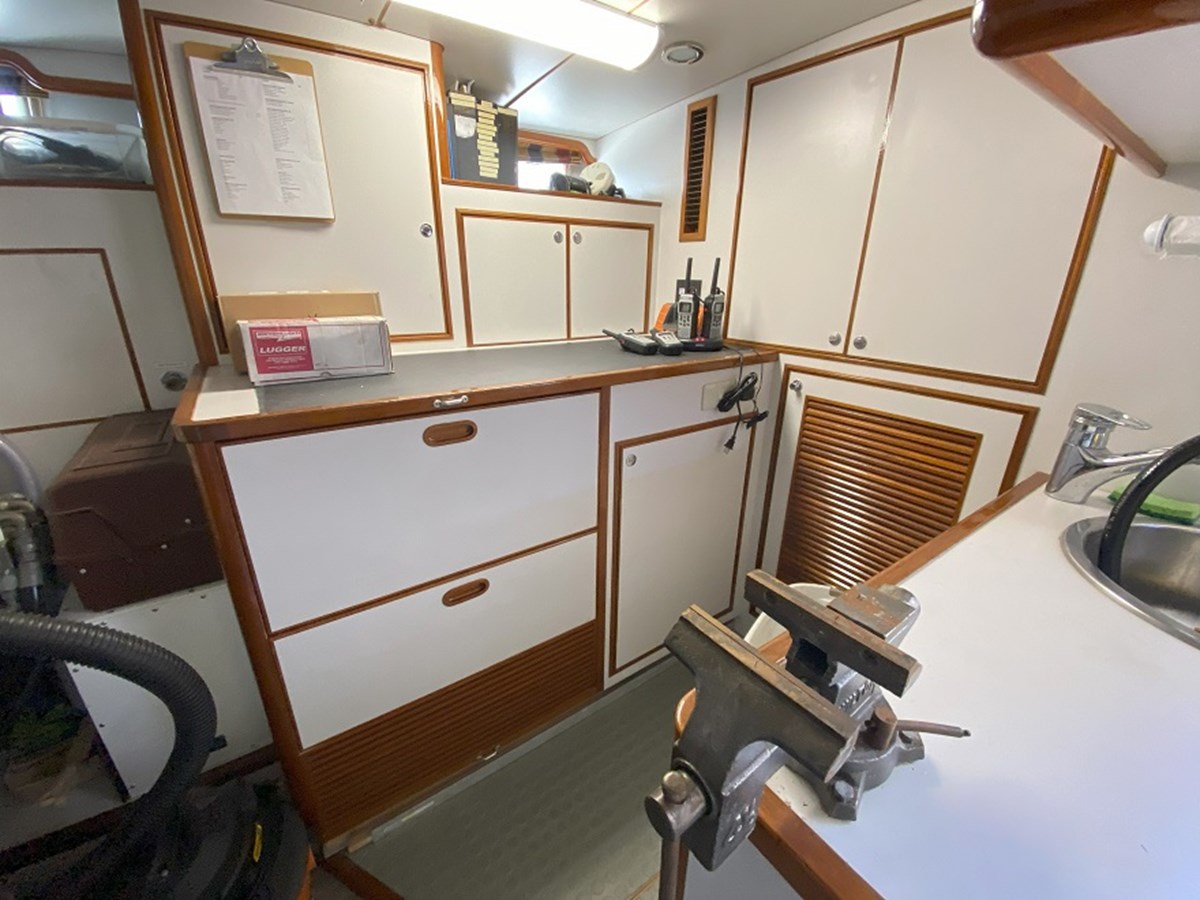 Offshore Yachts Motor Yacht Tempus Fugit II For Sale