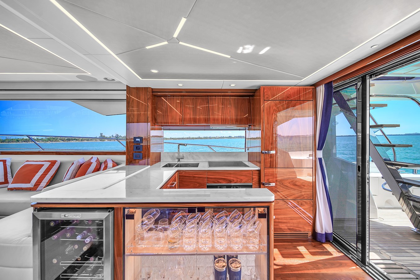 Sunseeker Motor Yacht 68  MANHATTAN For Sale