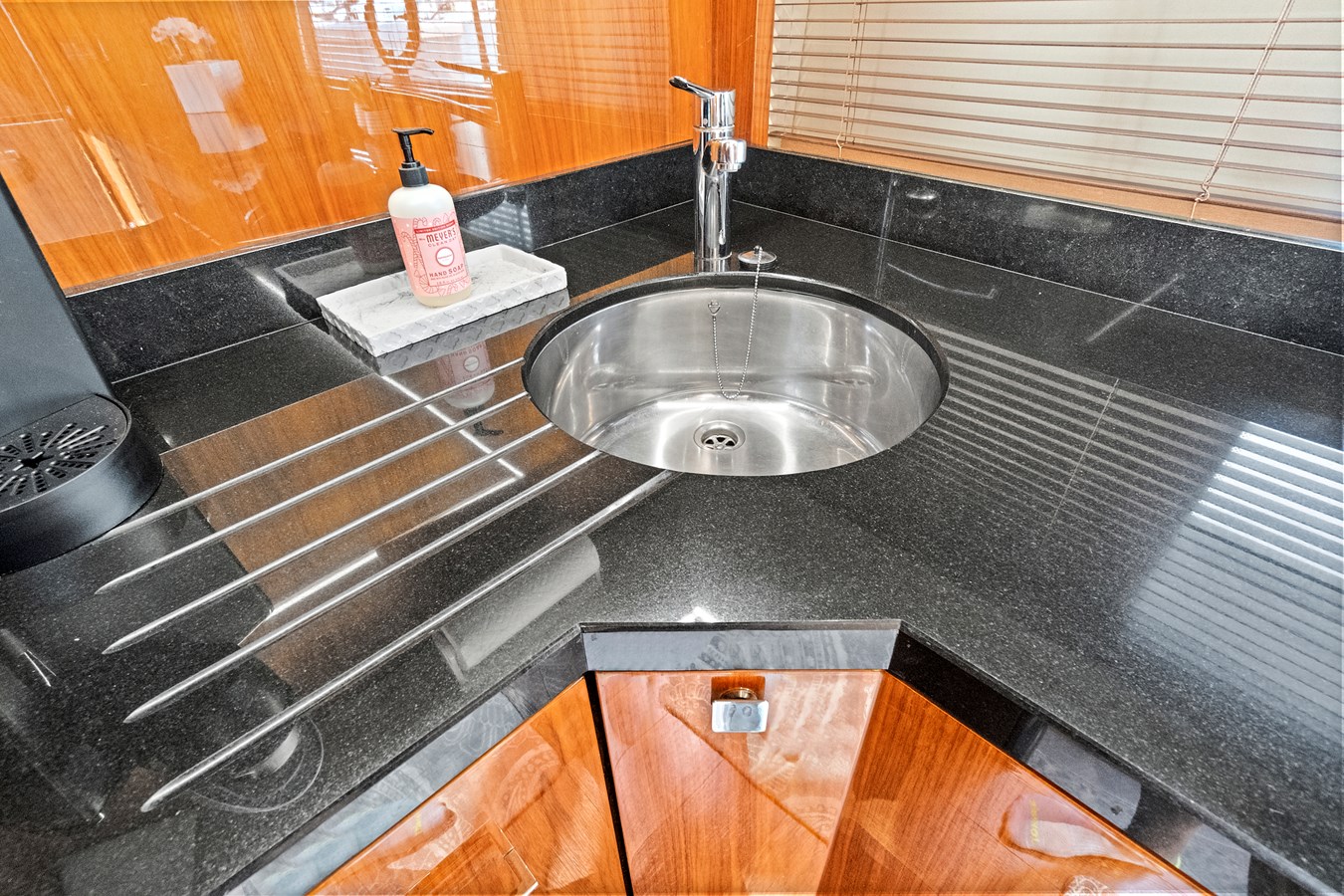 Sunseeker Cruising Yacht Once Around For Sale