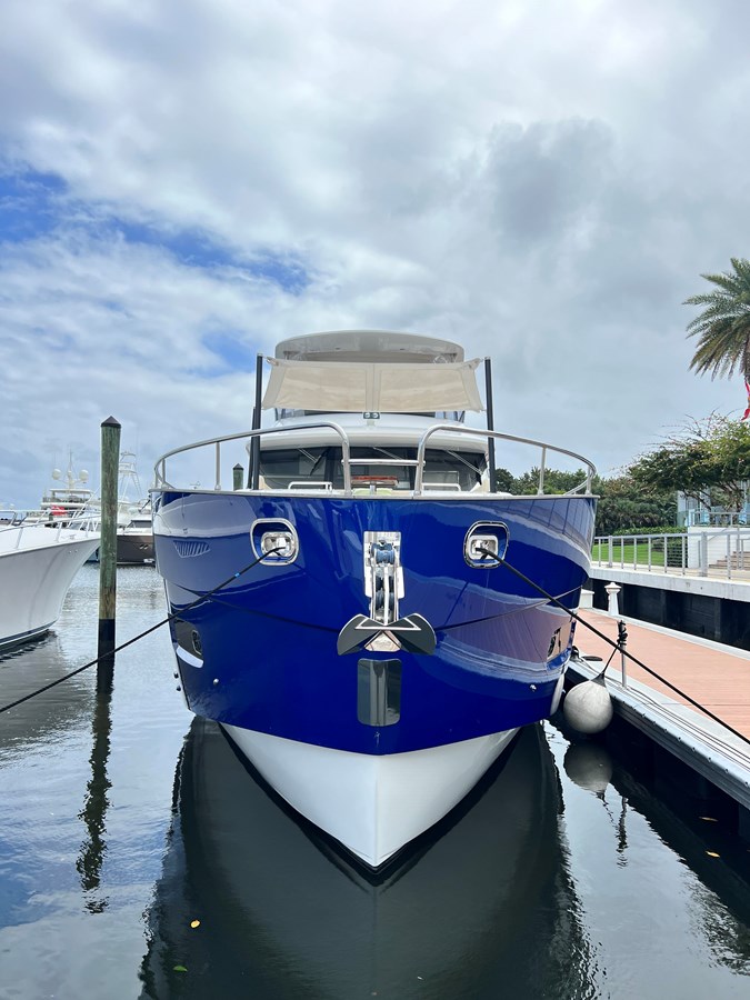 Azimut Yachts Motor Yacht Pura Vida For Sale