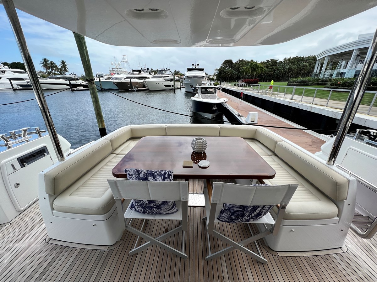 Azimut Yachts Motor Yacht Pura Vida For Sale