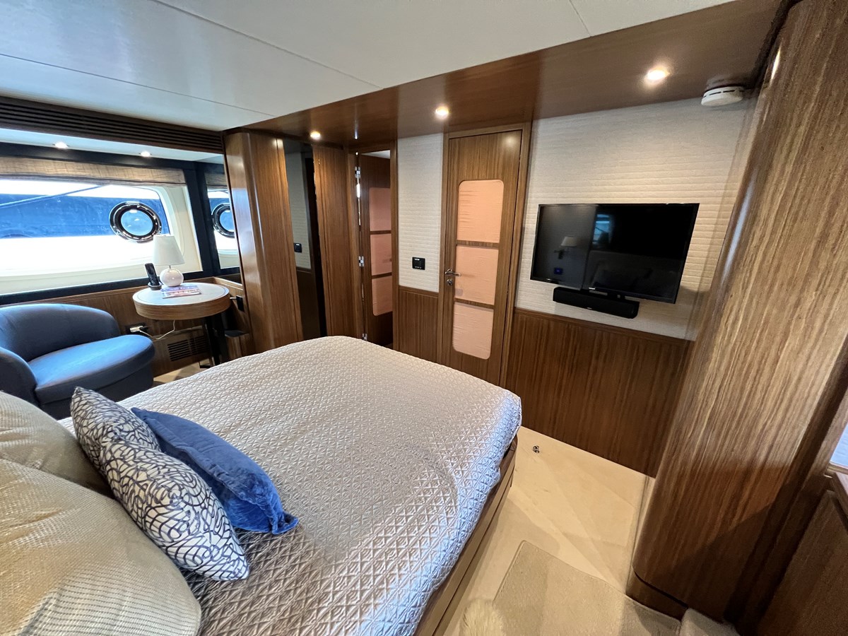 Azimut Yachts Motor Yacht Pura Vida For Sale