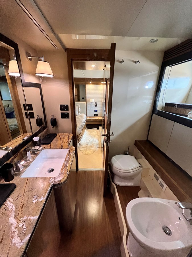 Azimut Yachts Motor Yacht Pura Vida For Sale