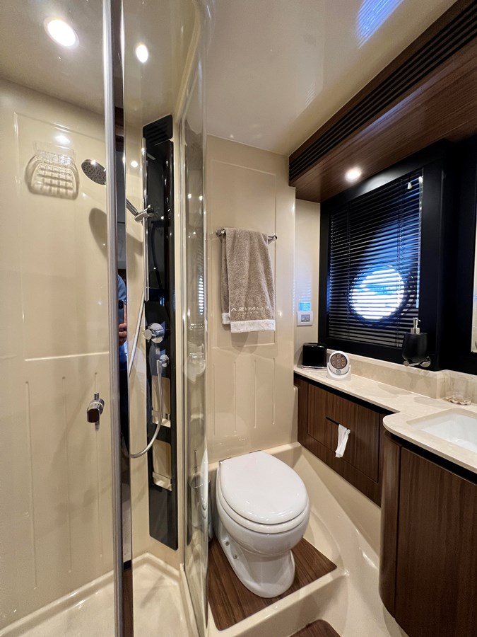 Azimut Yachts Motor Yacht Pura Vida For Sale