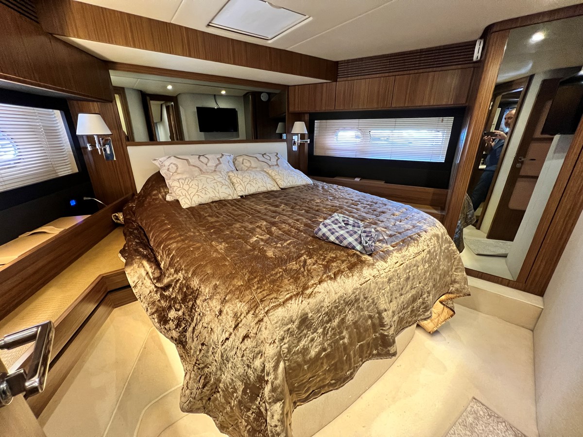 Azimut Yachts Motor Yacht Pura Vida For Sale