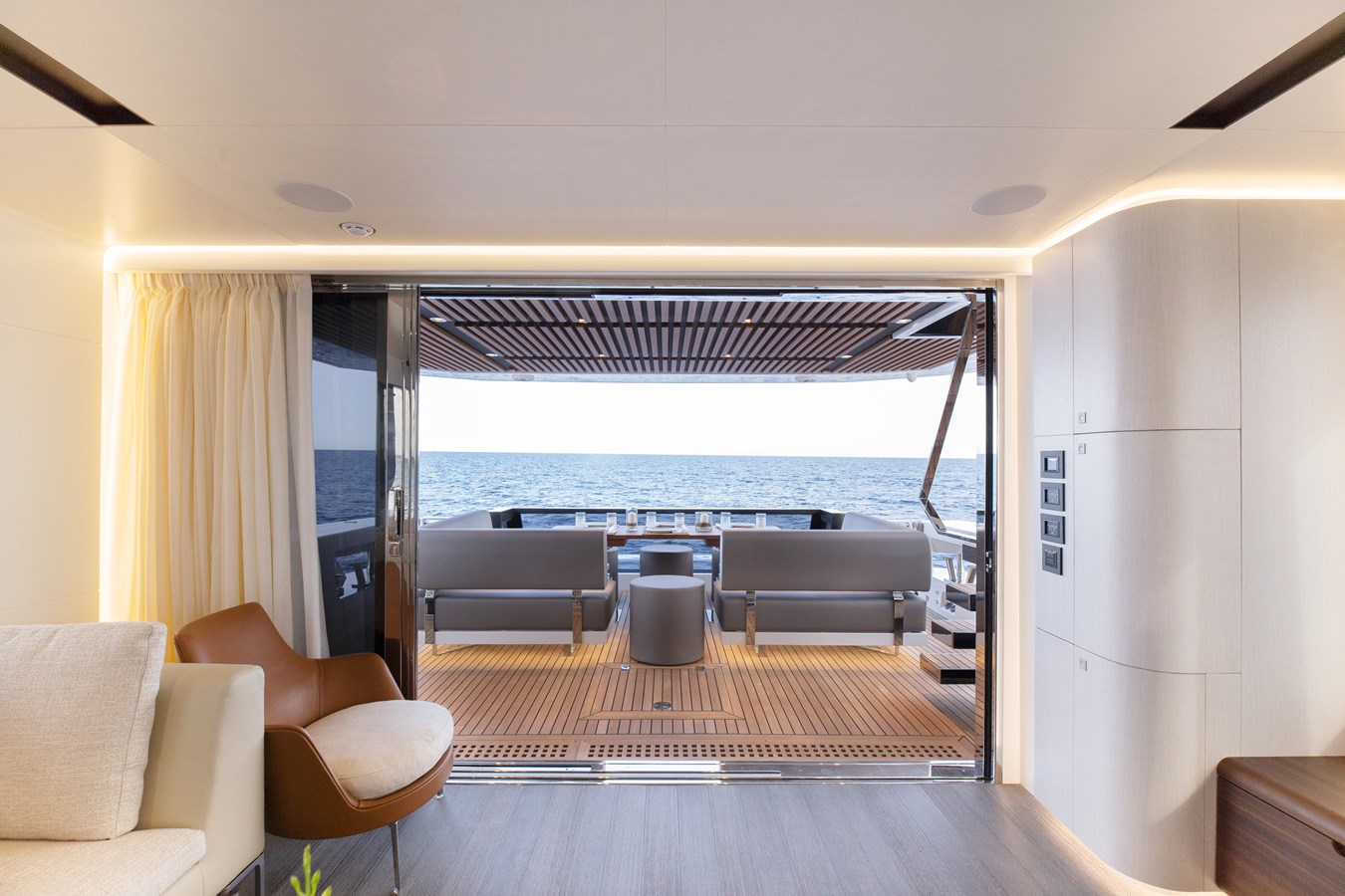 Astilleros Astondoa Motor Yacht ASTO82AS8724 For Sale