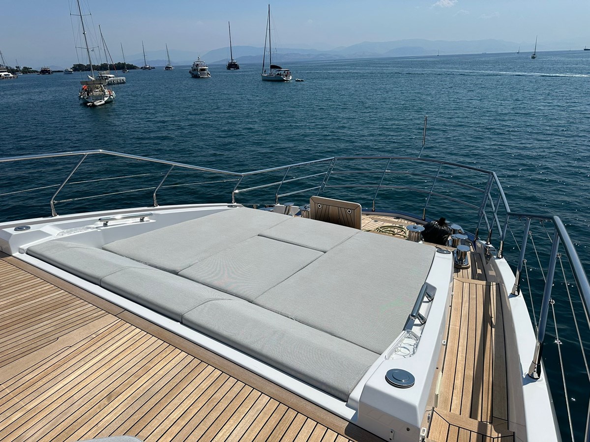 Azimut Yachts Motor Yacht BETTY For Sale