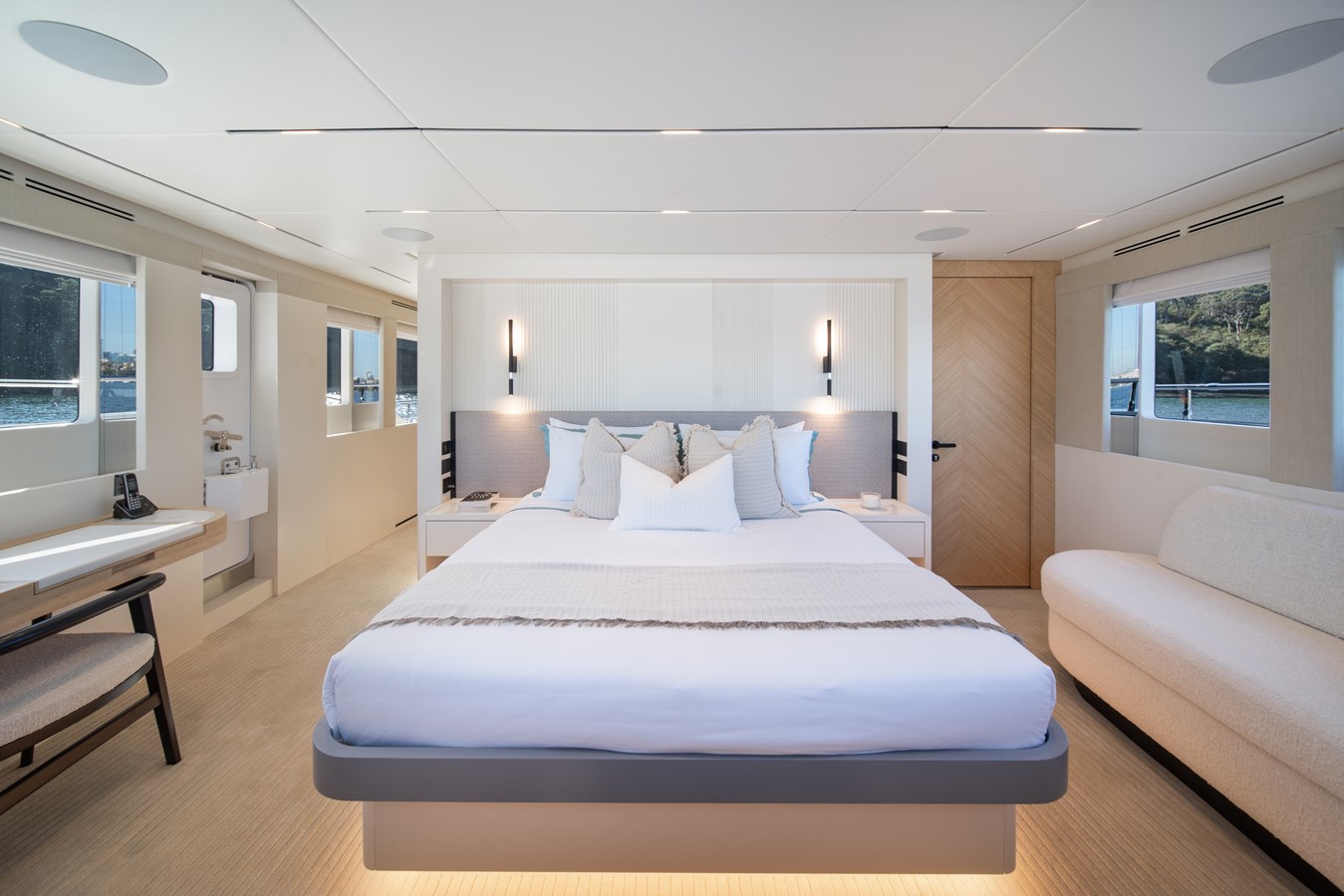 Majesty Motor Yacht BLUESTONE For Sale