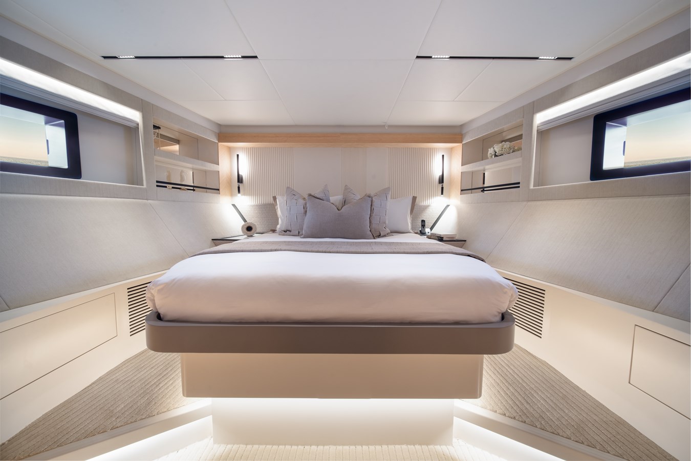 Majesty Motor Yacht BLUESTONE For Sale