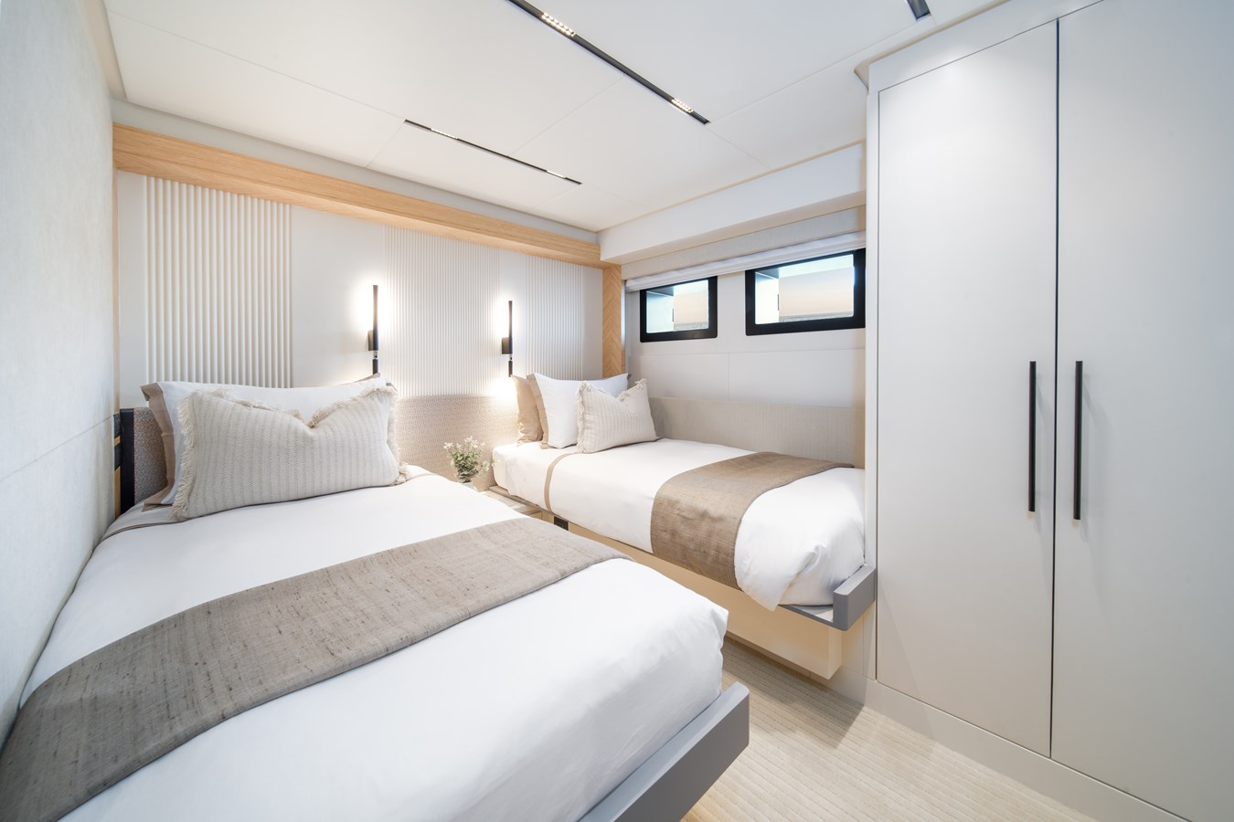 Majesty Motor Yacht BLUESTONE For Sale